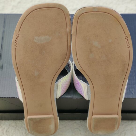 DKNY Halcott Flat Thong Sandals Snake Print Python US 6 Silver Iridescent Slides - Picture 8 of 9